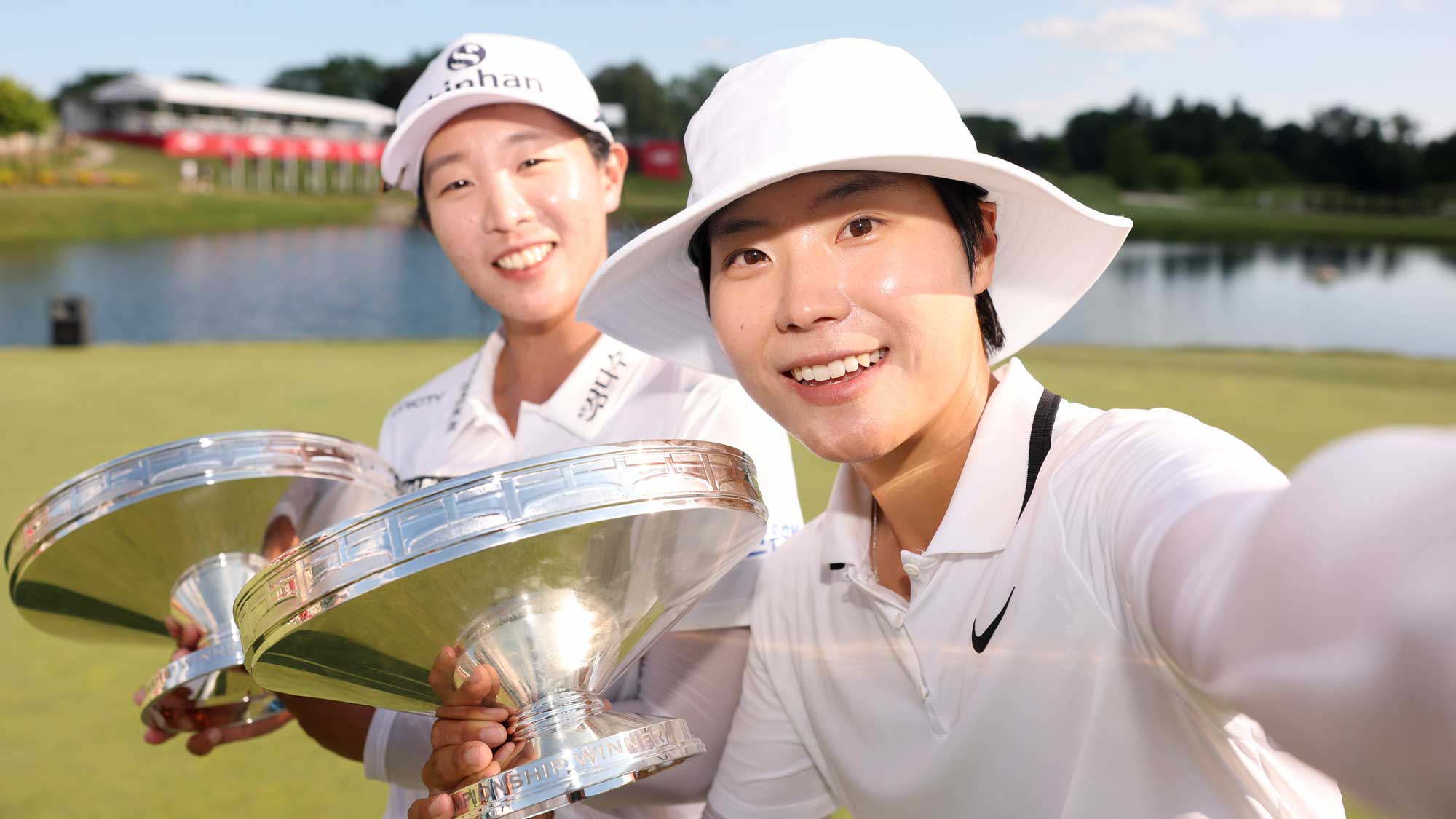 Jin Hee Im (L) and Somi Lee (R)